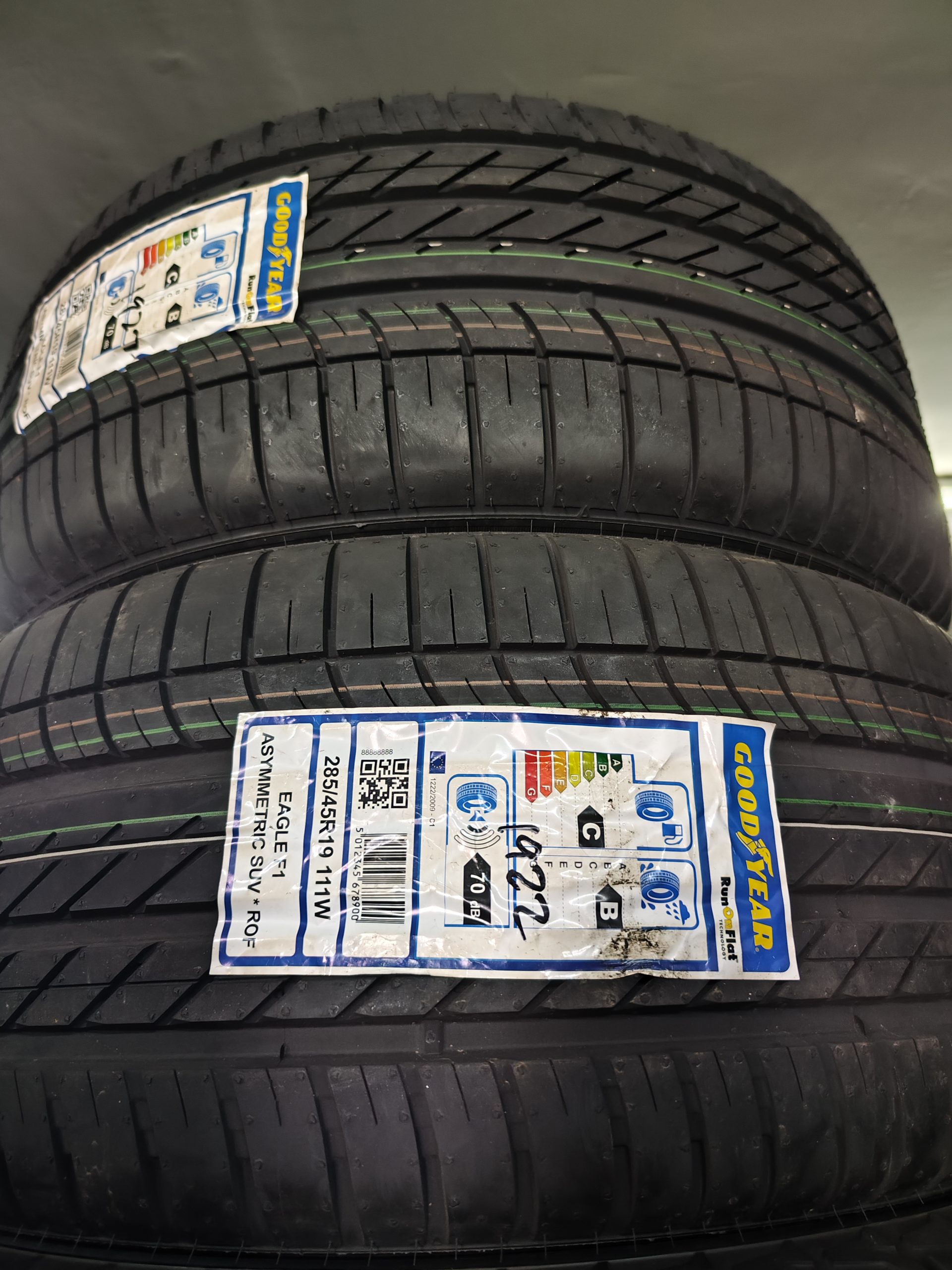 285 45 19 GoodYear